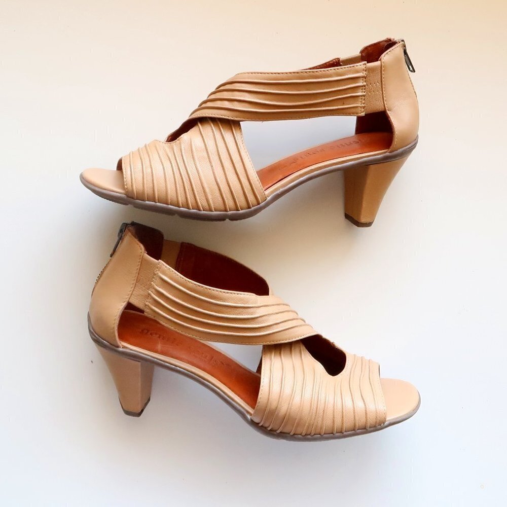NEW Gentle Souls by Kenneth Cole Osaka Rama Tan Leather Comfort Shoes / Heels